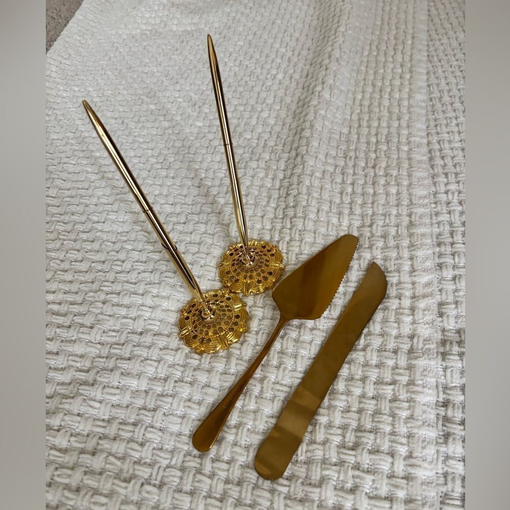 Gold Wedding Items✨